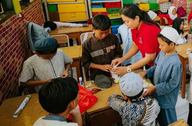 Literasi Finansial Sejak SD: Mengajarkan Manajemen Uang Lewat Simulasi