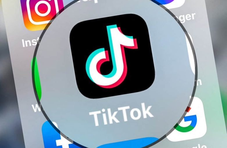 Dari TikTok ke Tugas Akhir: Mahasiswa Gunakan Video Pendek untuk Presentasi Skripsi